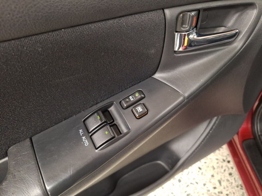 Toyota Corolla 2006 Punainen