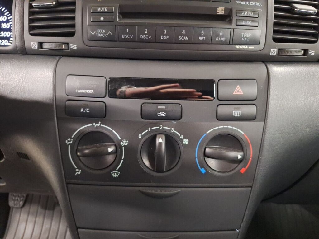 Toyota Corolla 2006 Punainen