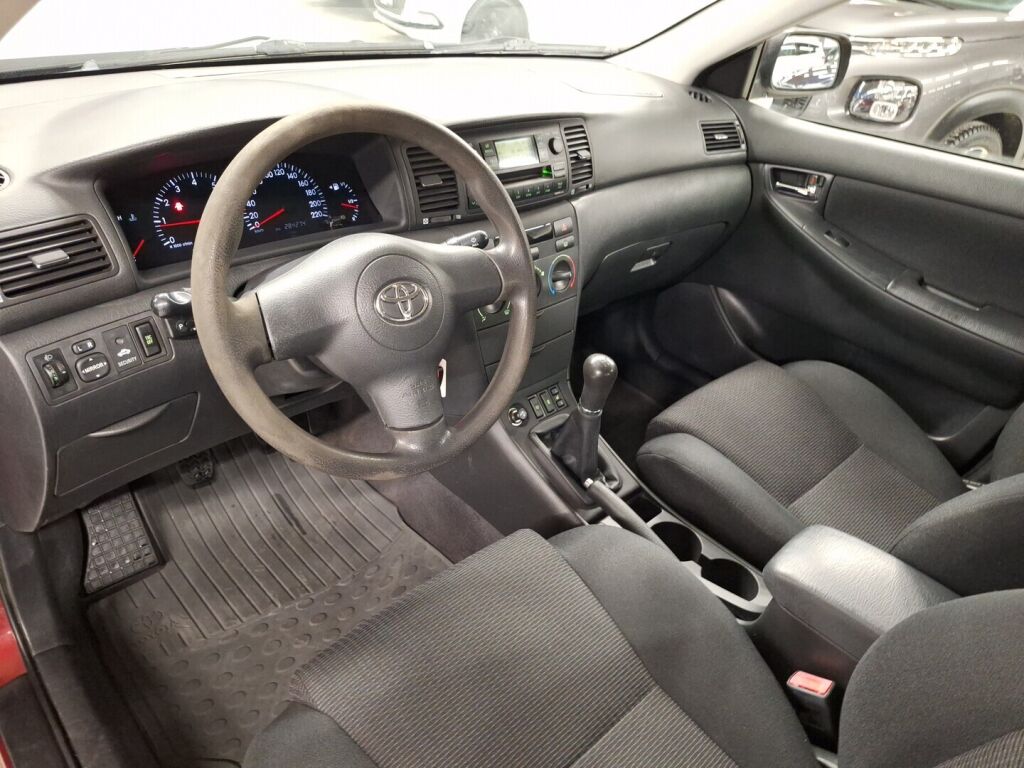 Toyota Corolla 2006 Punainen