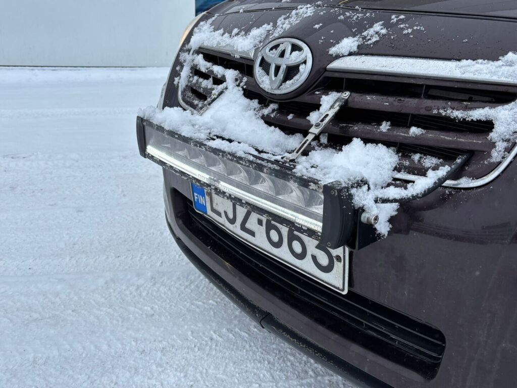 Toyota Avensis 2008 Punainen