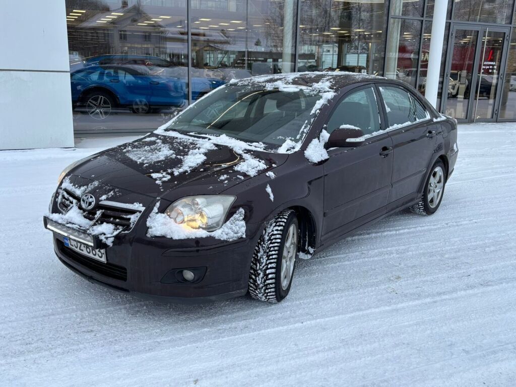 Toyota Avensis 2008 Punainen