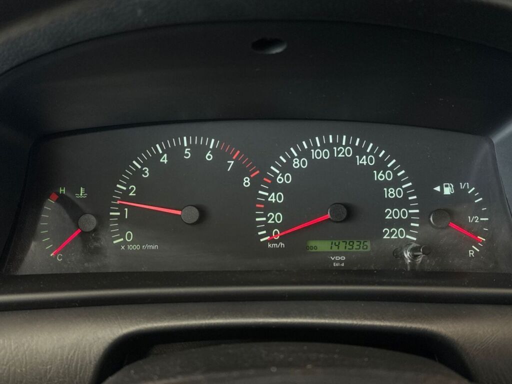 Toyota Corolla 2003 Punainen