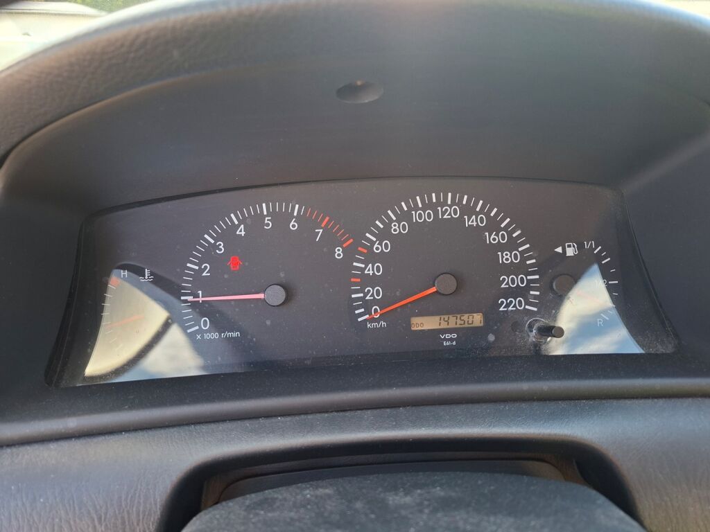 Toyota Corolla 2003 Punainen