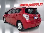 Toyota Verso 2010 Punainen