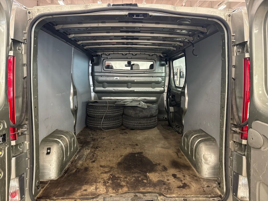 Opel Vivaro 2010 Harmaa