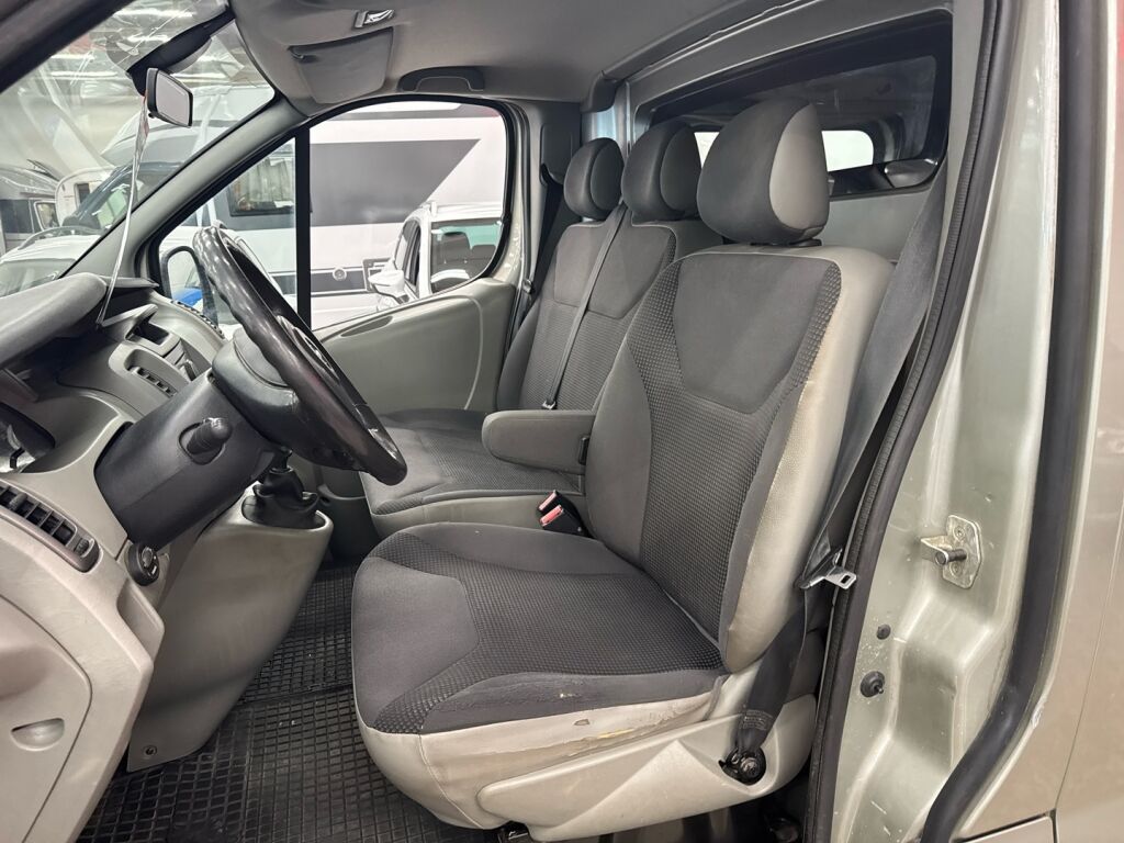 Opel Vivaro 2010 Harmaa