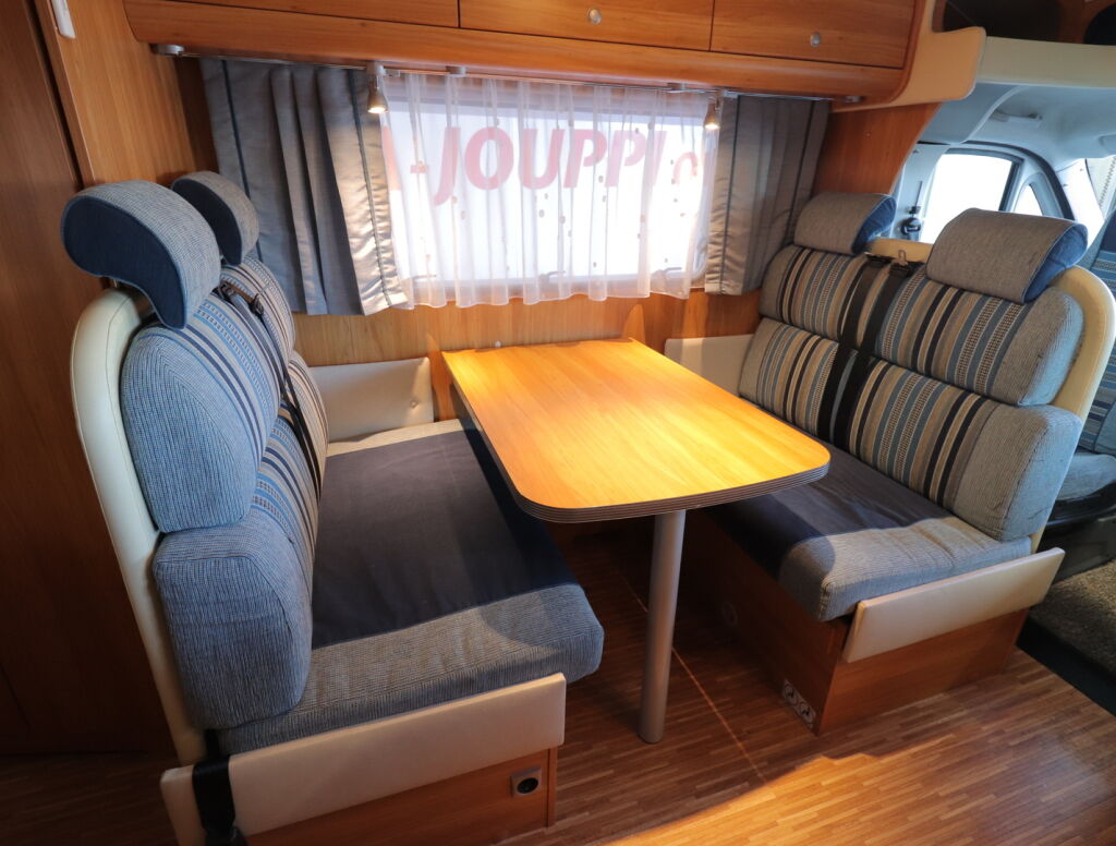 Bürstner Marano T645 2010 Valkoinen