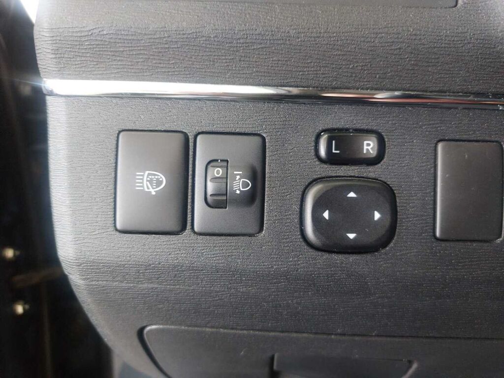 Toyota Avensis 2010 Sininen