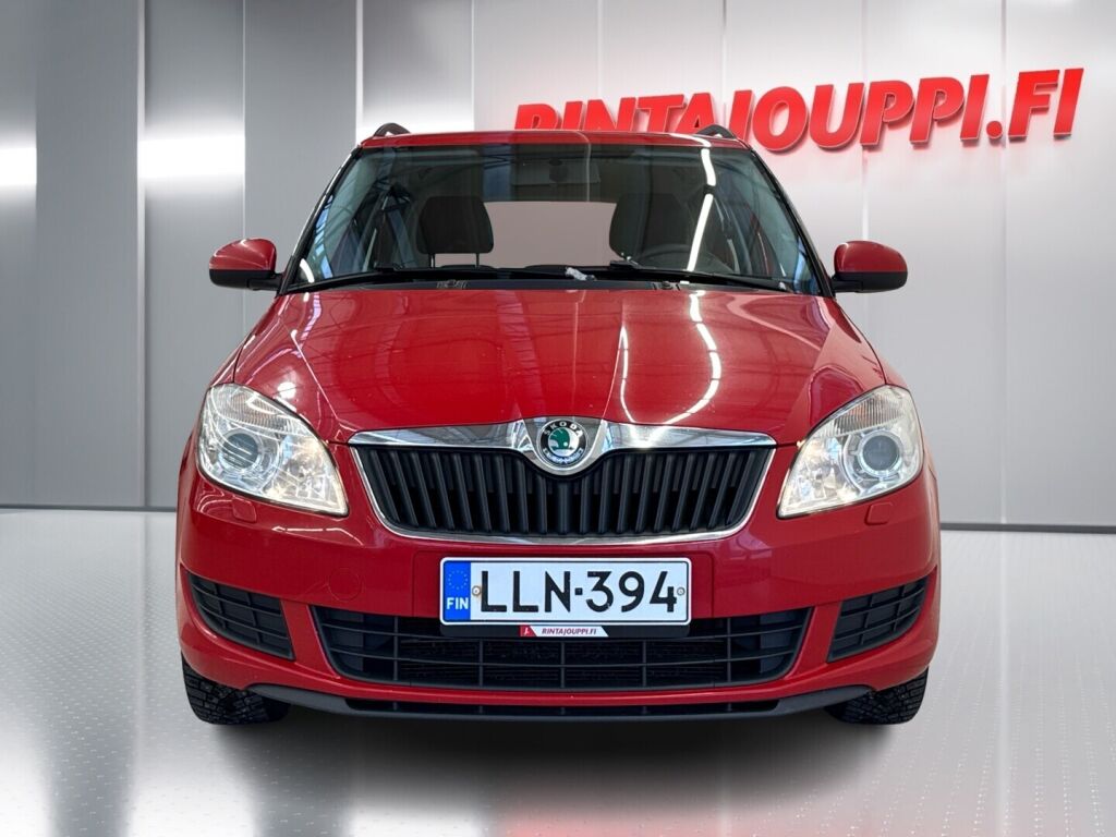 Skoda Fabia 2013 Punainen