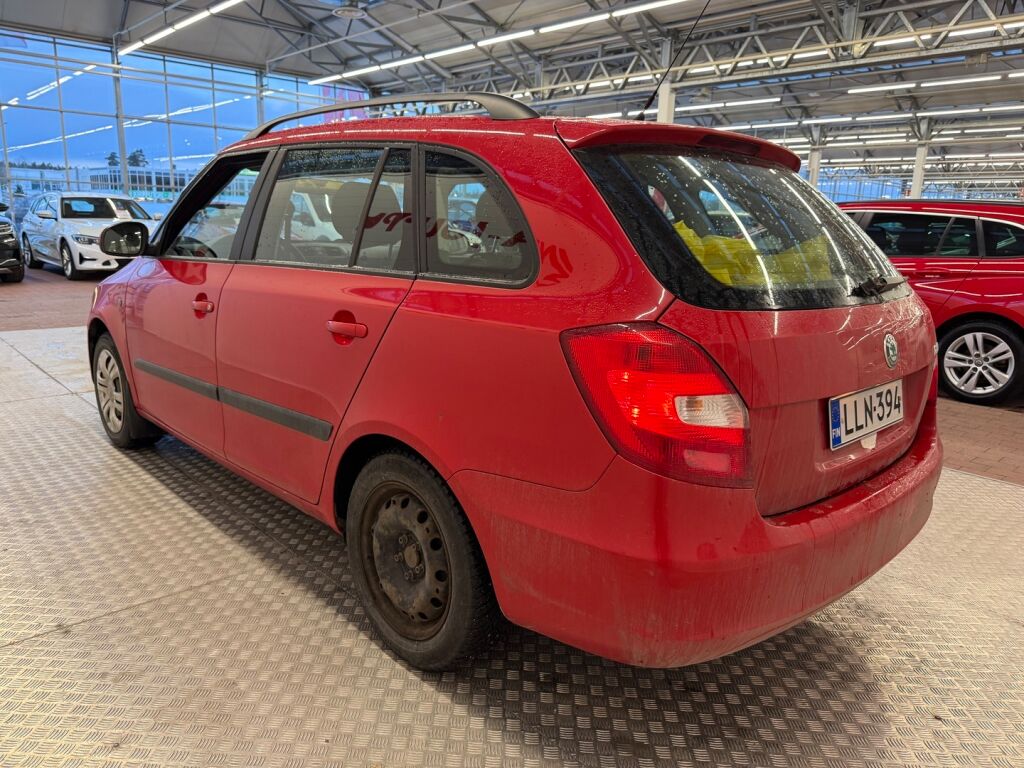 Skoda Fabia 2013 Punainen
