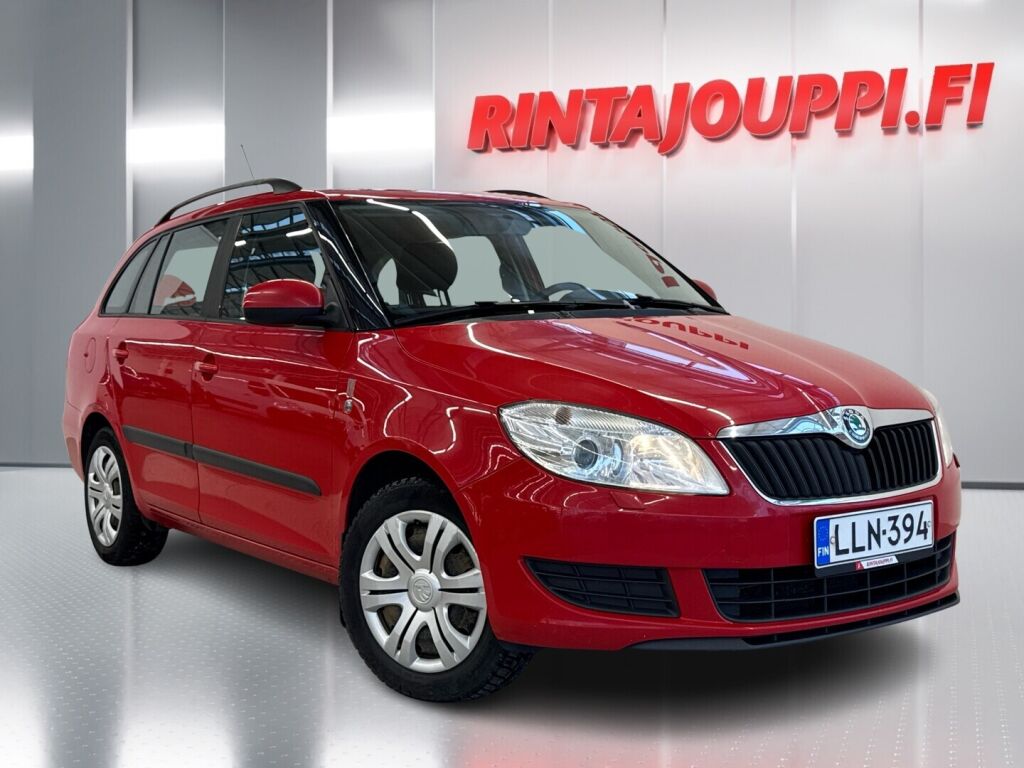 Skoda Fabia 2013 Punainen