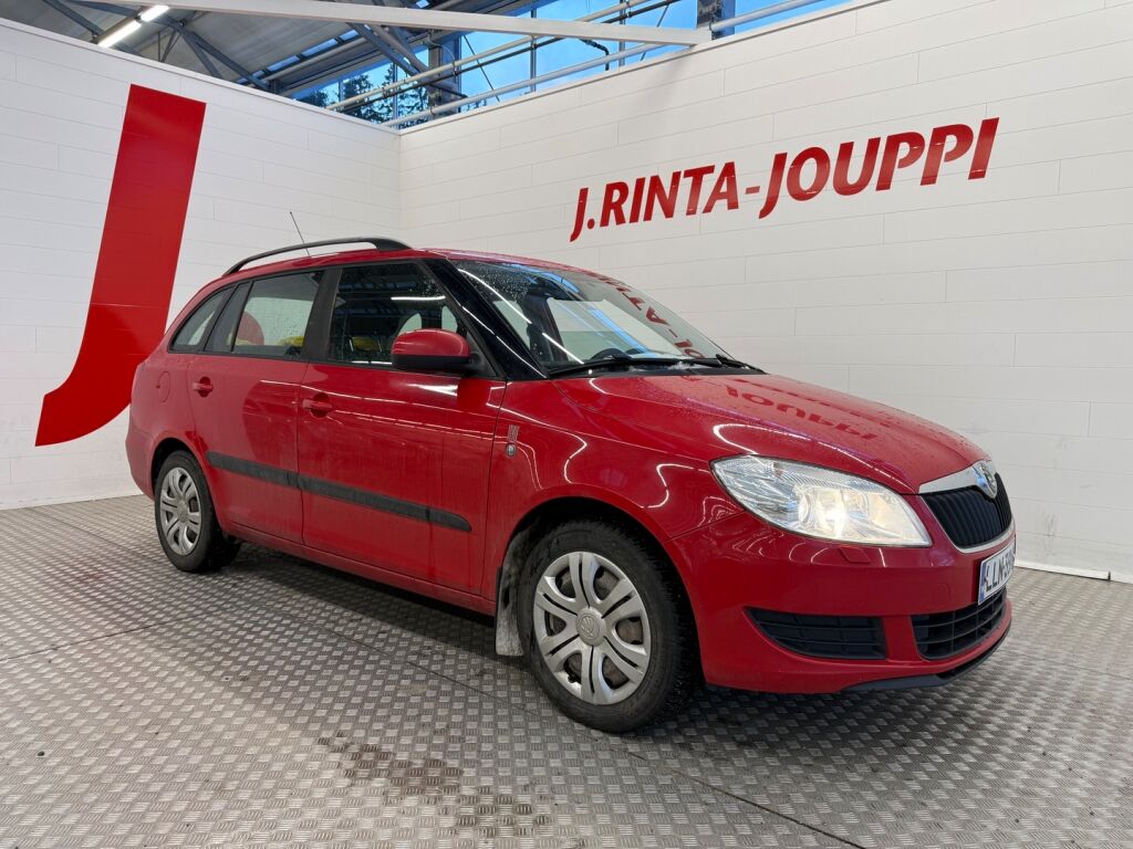 Skoda Fabia 2013 Punainen