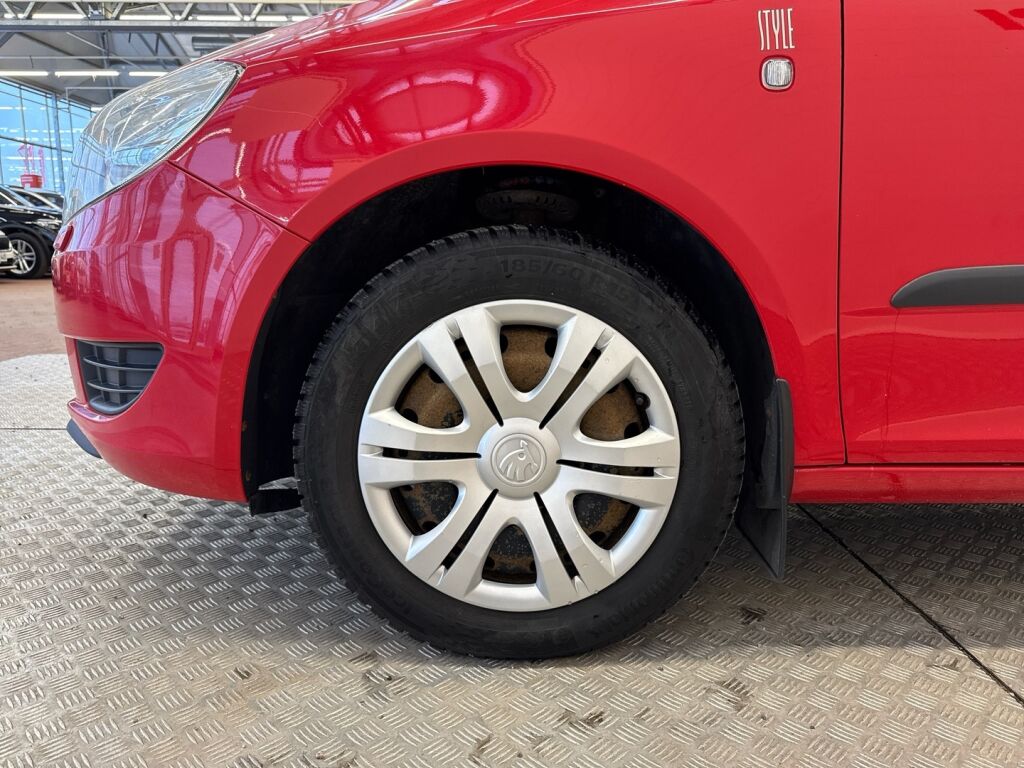 Skoda Fabia 2013 Punainen