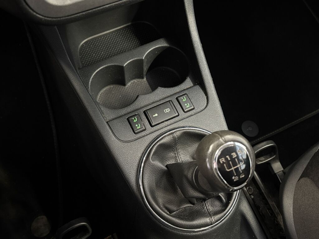 Skoda Fabia 2013 Punainen