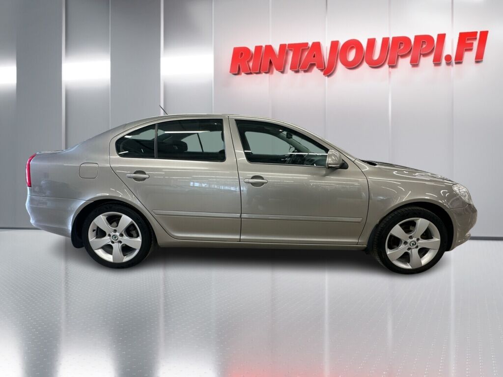 Skoda Octavia 2012 Ruskea (beige)