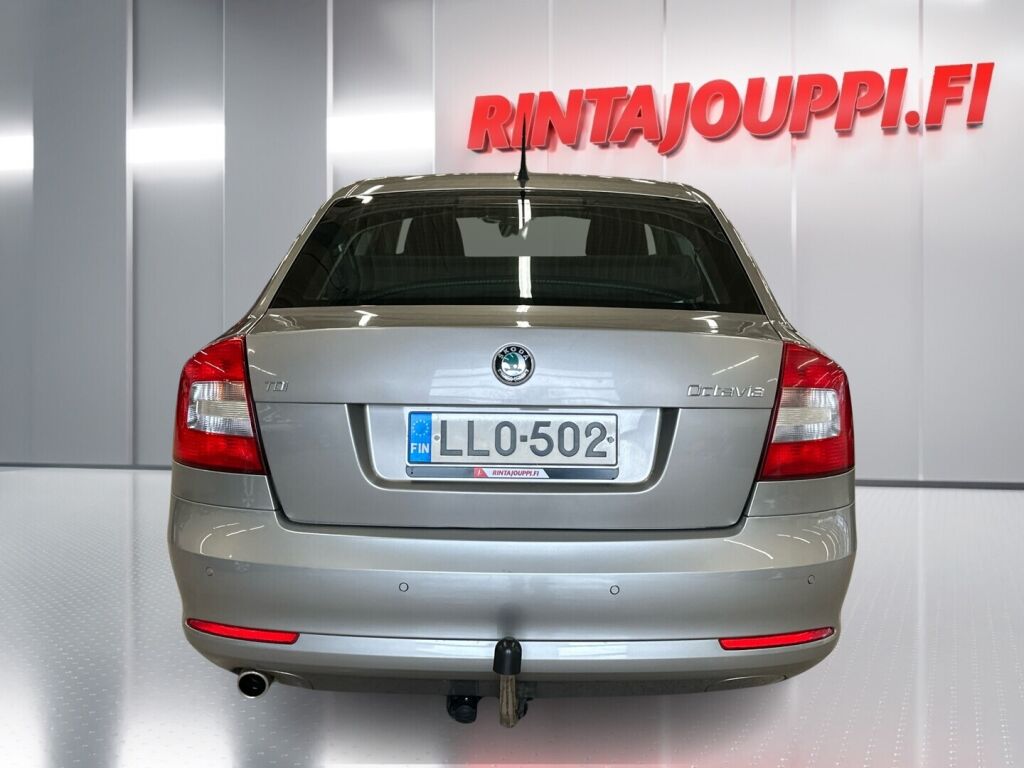Skoda Octavia 2012 Ruskea (beige)