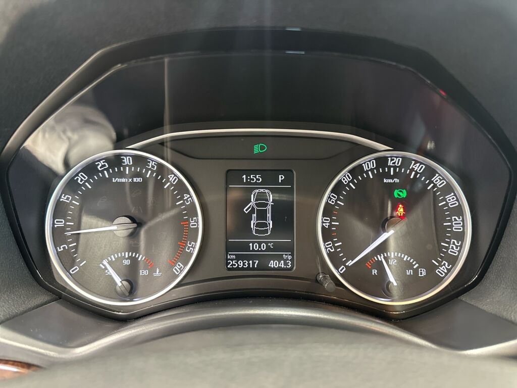 Skoda Octavia 2012 Ruskea (beige)