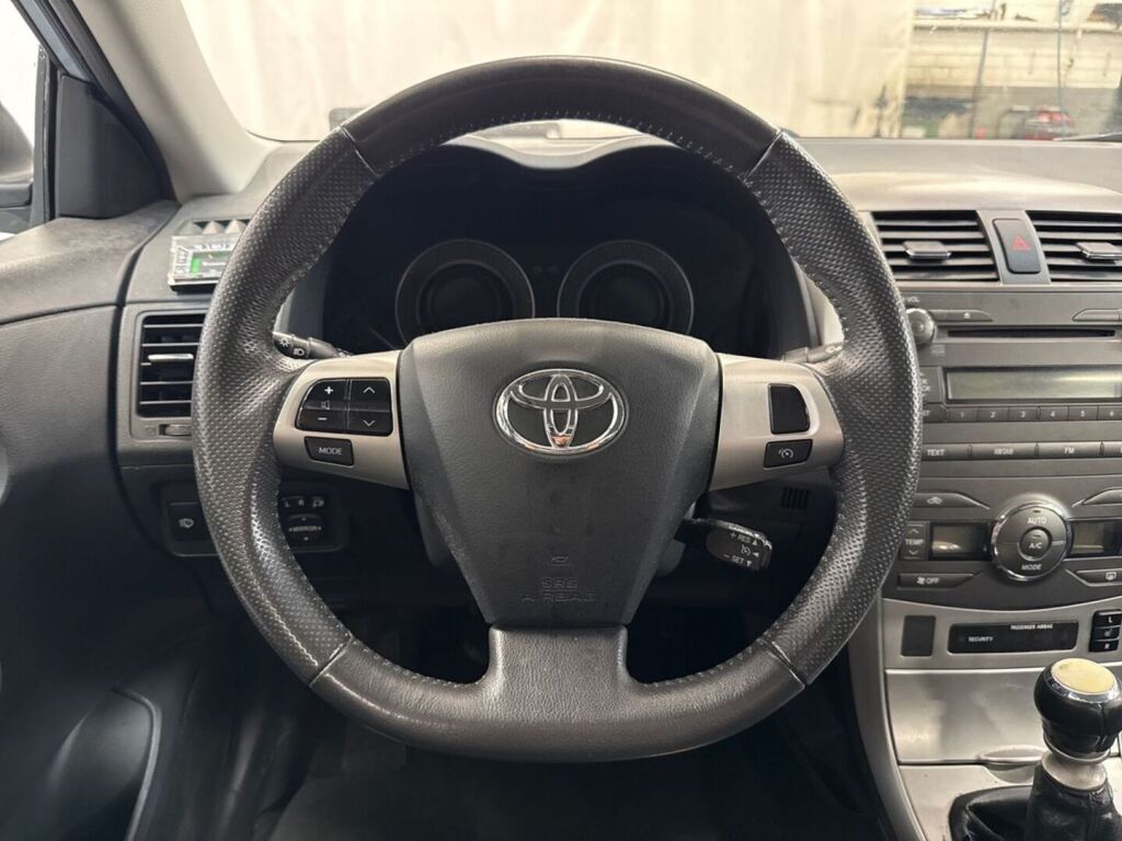Toyota Corolla 2013 Sininen