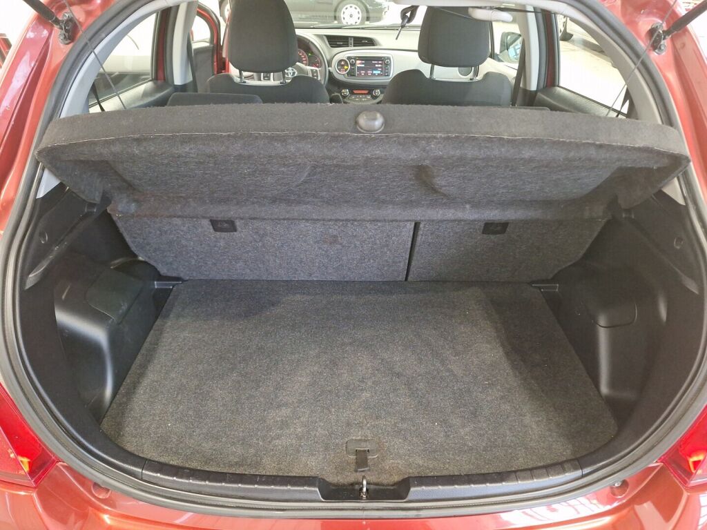 Toyota Yaris 2013 Punainen