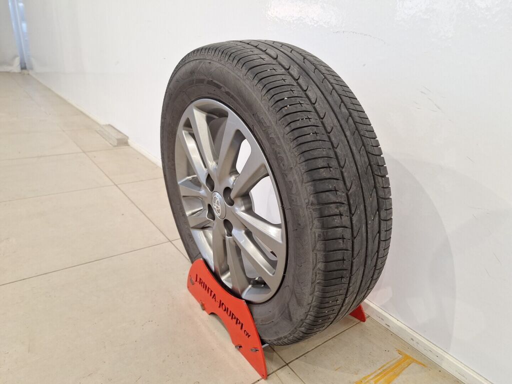 Toyota Yaris 2013 Punainen