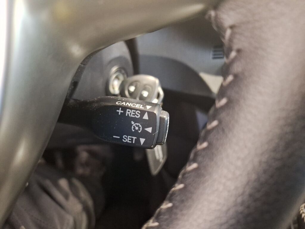 Toyota Yaris 2013 Punainen