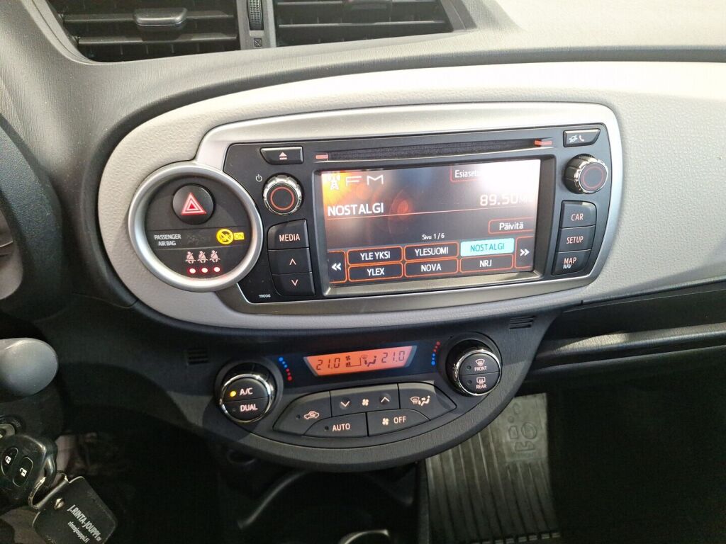 Toyota Yaris 2013 Punainen