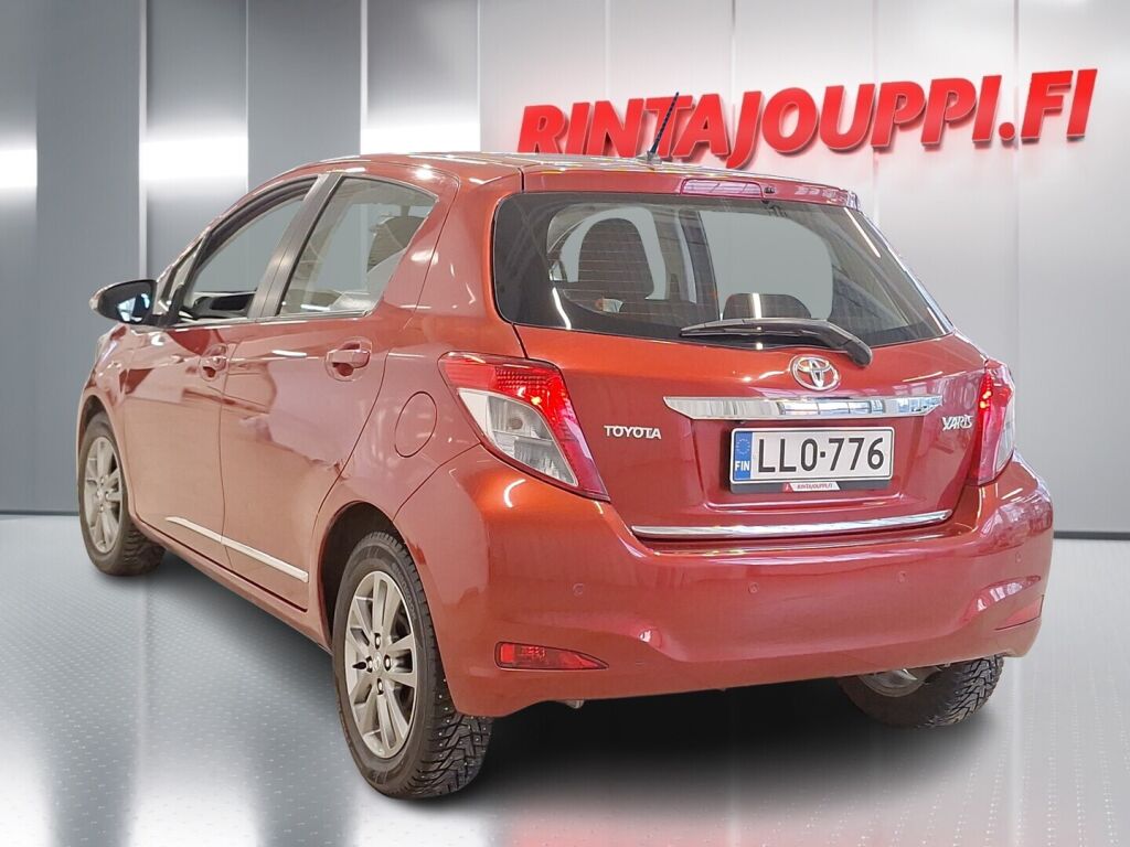 Toyota Yaris 2013 Punainen