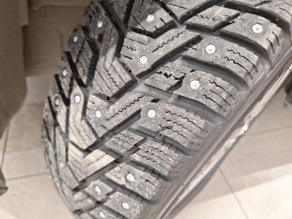 Toyota Yaris 2013 Punainen