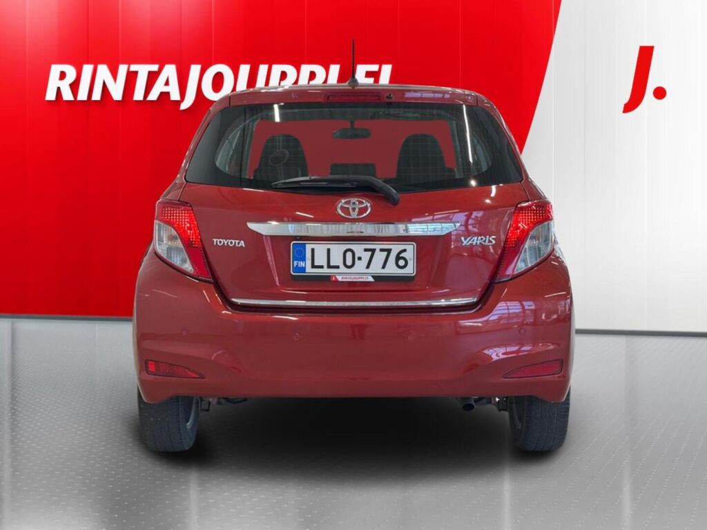 Toyota Yaris 2013 Punainen