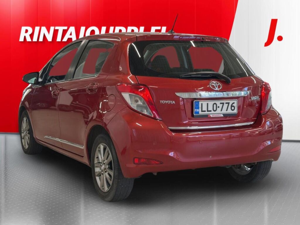 Toyota Yaris 2013 Punainen