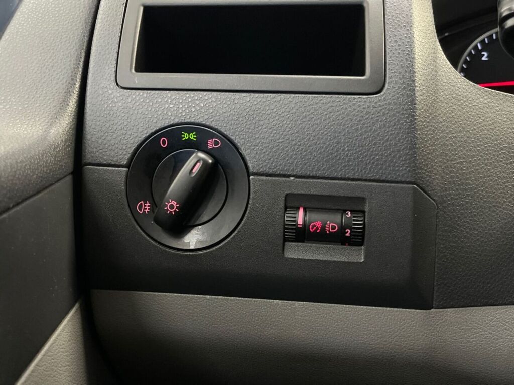 Volkswagen Transporter 2013 Valkoinen