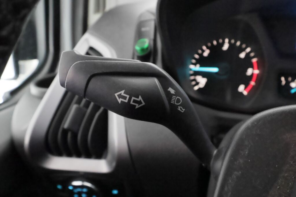 Ford Transit Custom 2013 Valkoinen