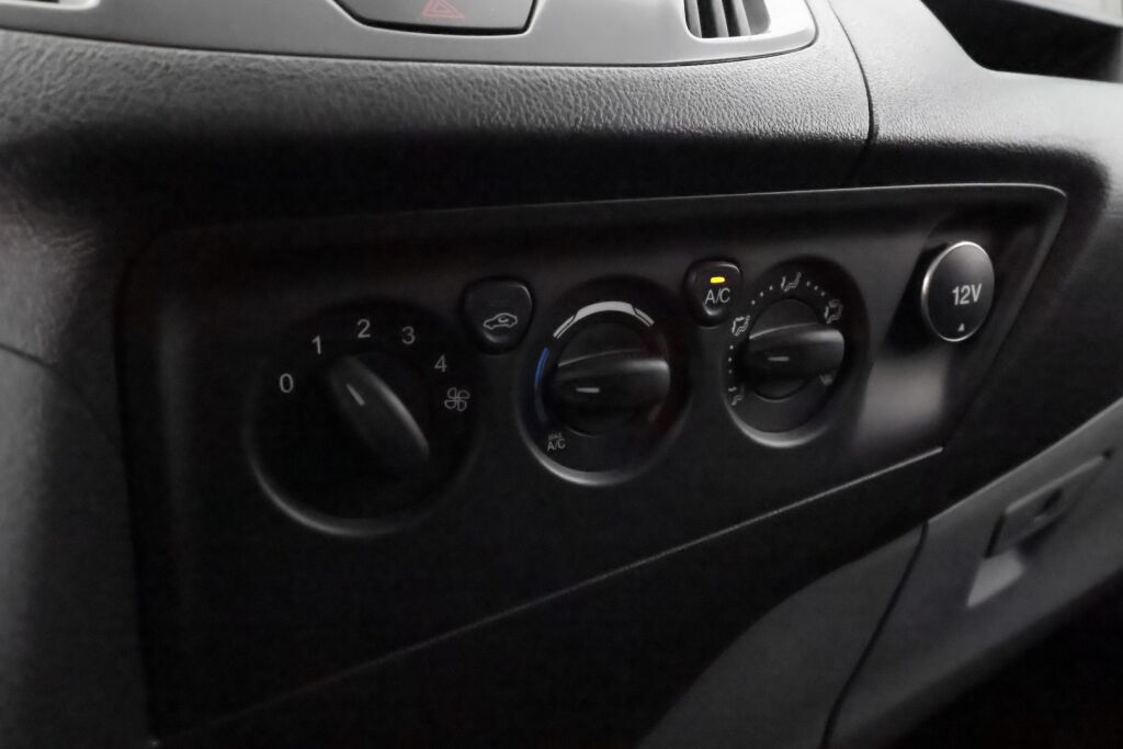 Ford Transit Custom 2013 Valkoinen