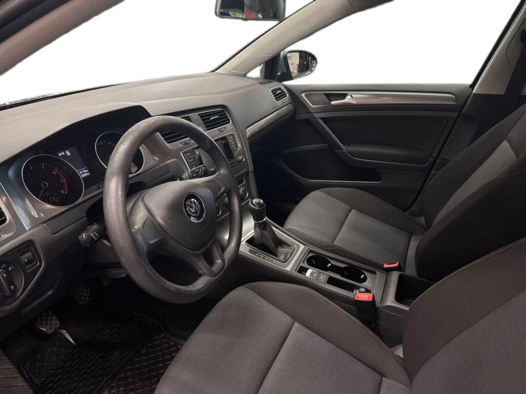 Volkswagen Golf 2013 Musta
