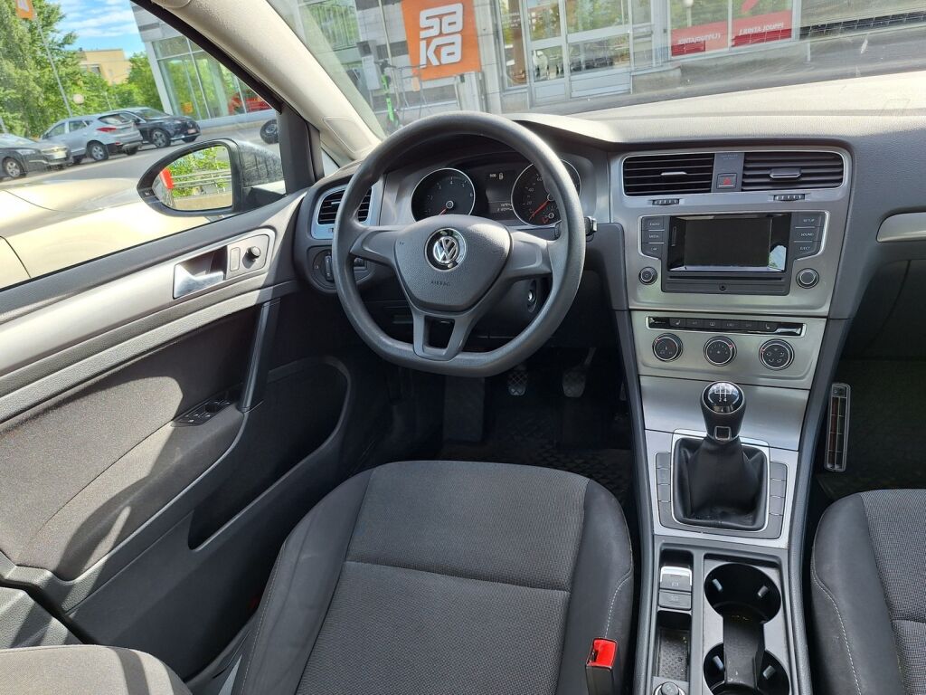 Volkswagen Golf 2013 Musta