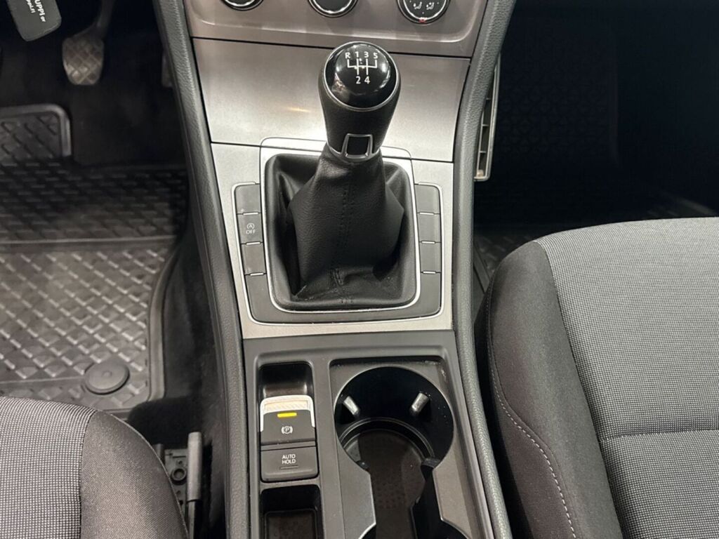 Volkswagen Golf 2013 Musta