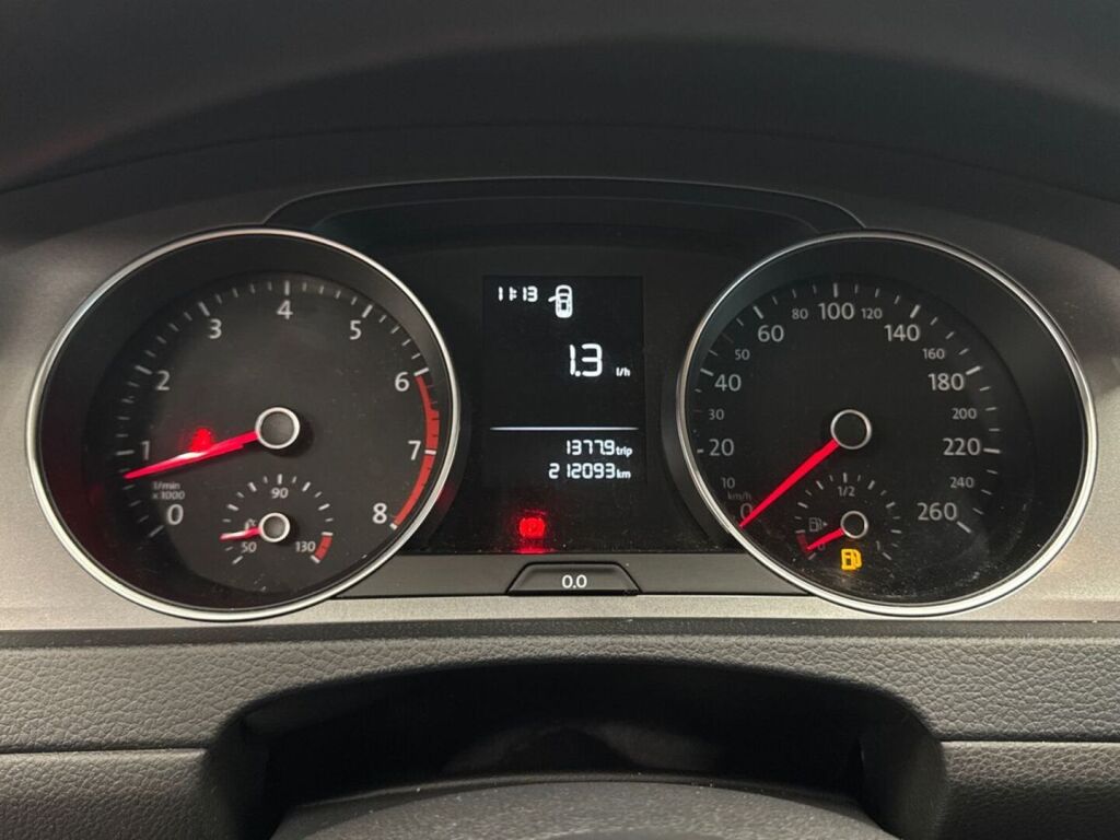 Volkswagen Golf 2013 Musta