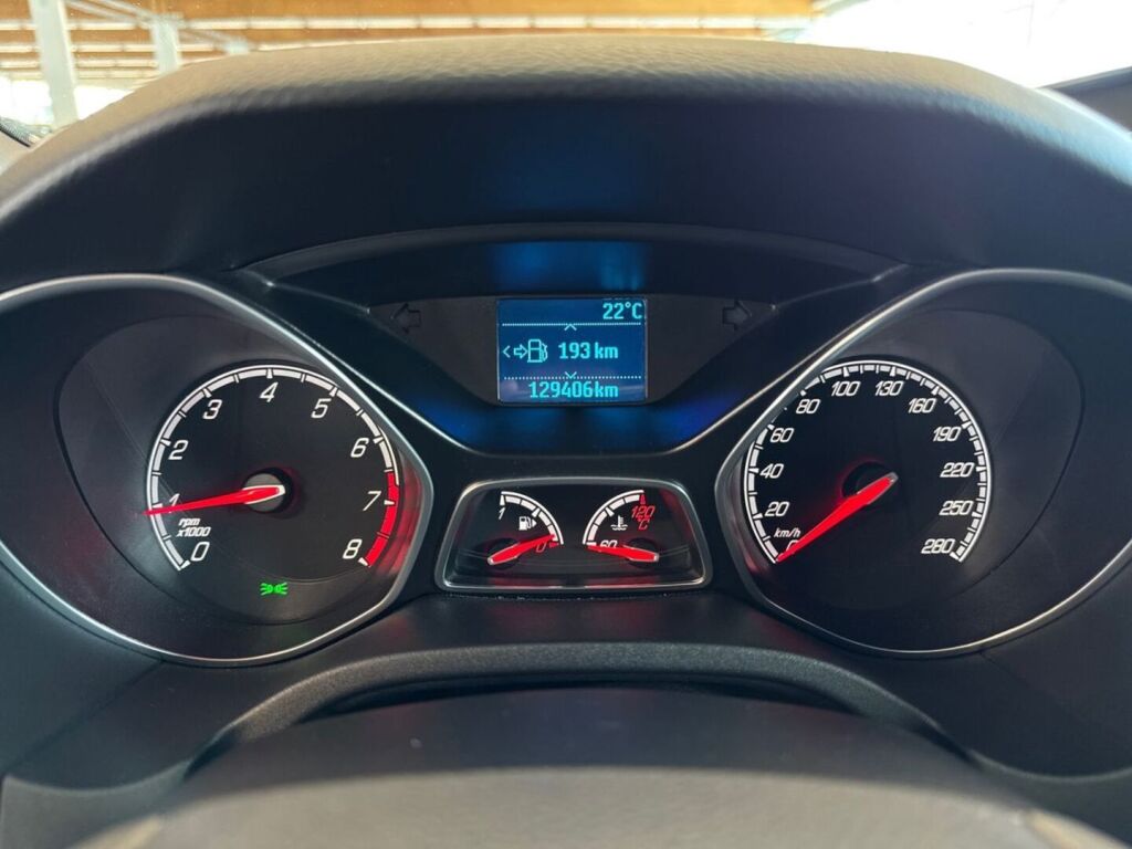 Ford Focus 2014 Valkoinen