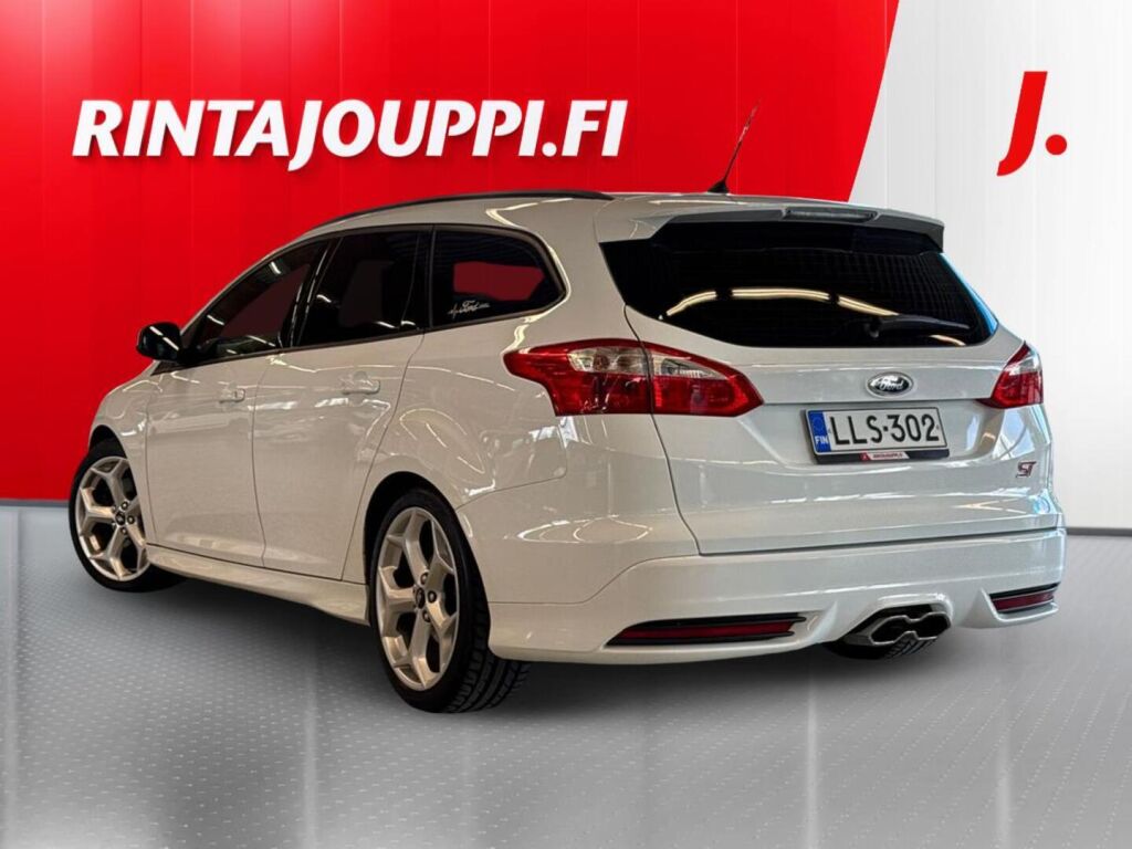Ford Focus 2014 Valkoinen