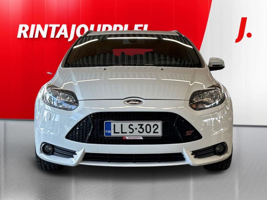 Ford Focus 2014 Valkoinen