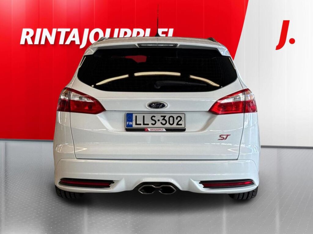 Ford Focus 2014 Valkoinen