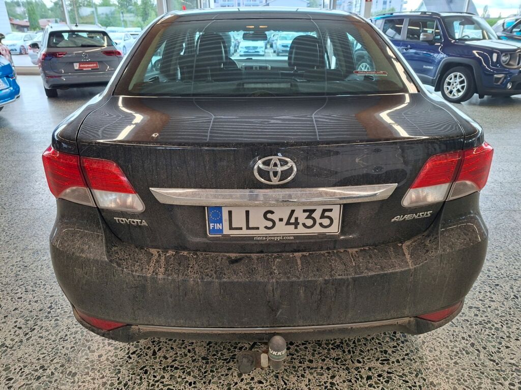 Toyota Avensis 2013 Musta