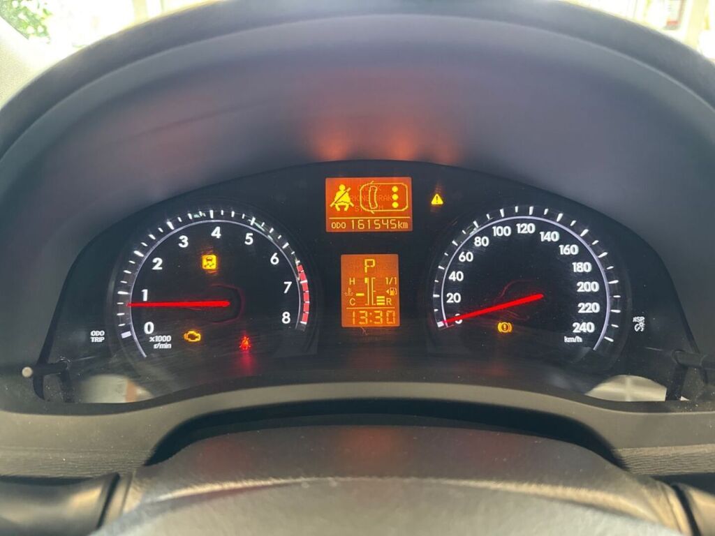 Toyota Avensis 2013 Musta