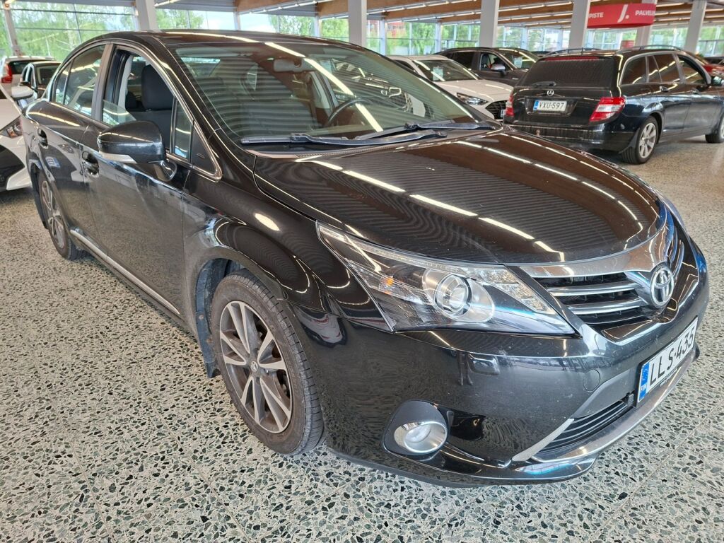 Toyota Avensis 2013 Musta