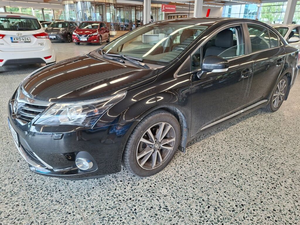 Toyota Avensis 2013 Musta