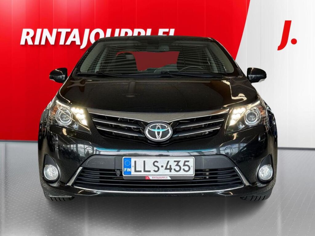 Toyota Avensis 2013 Musta