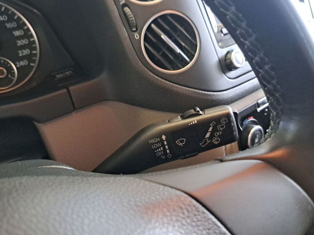 Volkswagen Golf Plus 2012 Ruskea (beige)