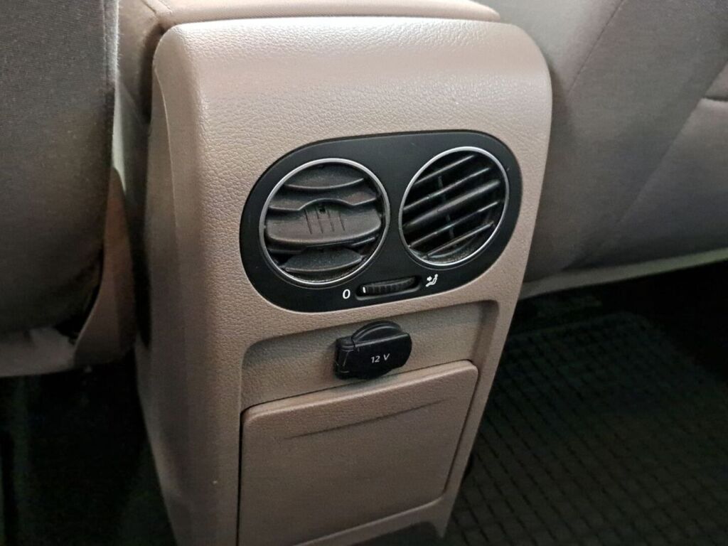 Volkswagen Golf Plus 2012 Ruskea (beige)