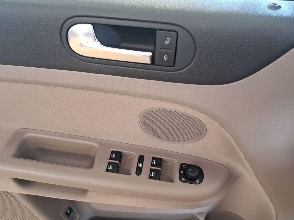 Volkswagen Golf Plus 2012 Ruskea (beige)
