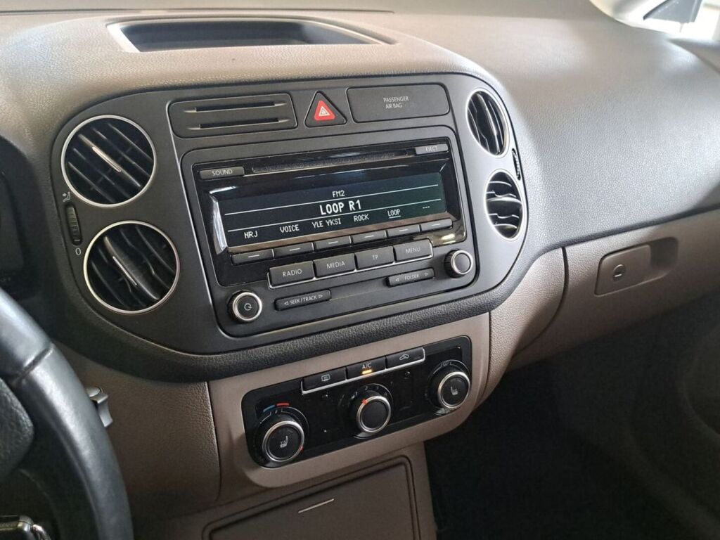 Volkswagen Golf Plus 2012 Ruskea (beige)